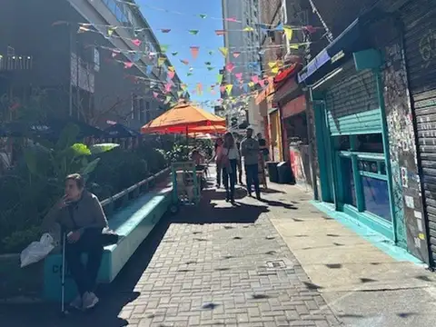 LOCAL EN PASAJE ECHEVERRIA.BARRIO CHINO.FONDO DE COMERCIO