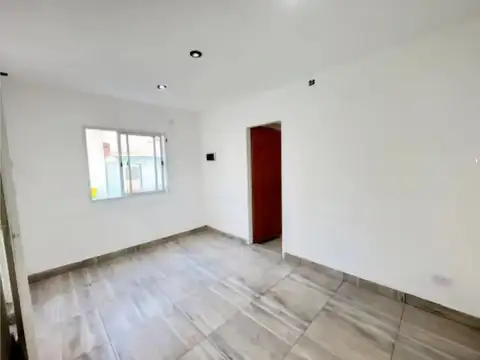 Ph 4 Ambientes Con Patio Pleno Lanusita