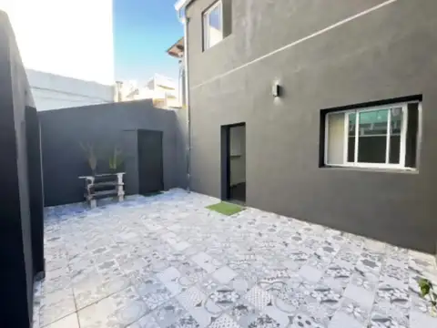 Lavallol 200 , Piso 2