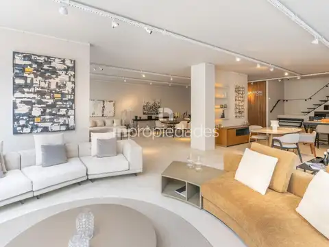 Increible local 2 pisos en esquina 350m2  Lumiere Boulevard! ALQUILER