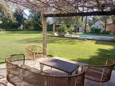Casa 10 ambientes con 5 baños