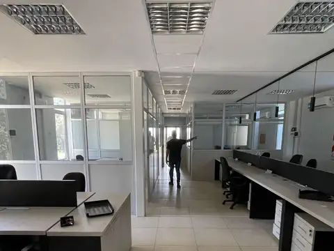 Venta planta 6.500m² sobre lote de 10.829 m² en Polo Industrial Ezeiza