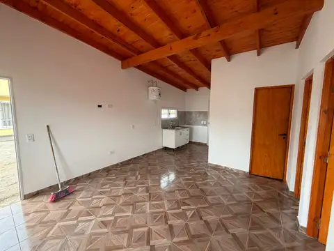 Casa 3 ambientes con 1 baño