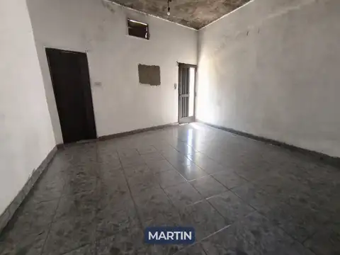 Casa 5 ambientes con 1 baño