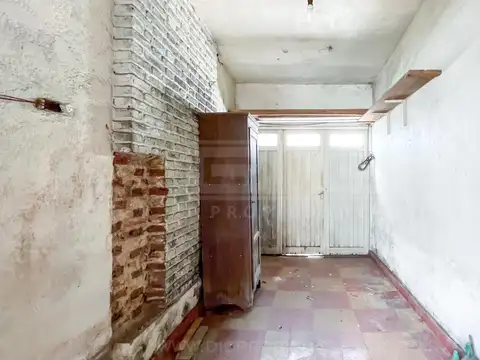 Sarratea al 8900 entre Gascón y Malabia
