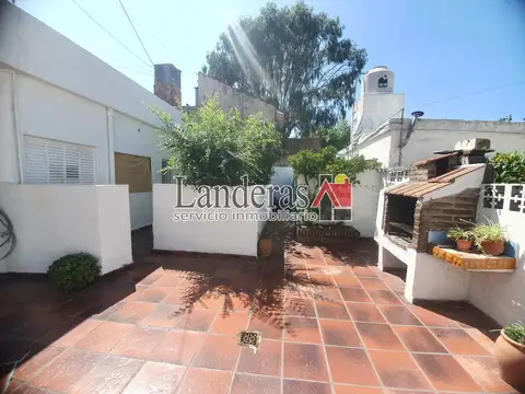 VENTA EN BLOCK - 3 Departamentos (3 y 2 amb.) con amplio Patio propio