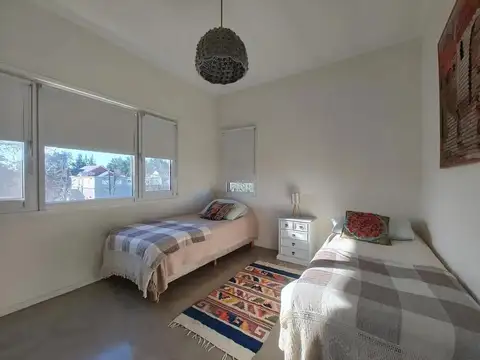 Casa en Venta con 4 cocheras