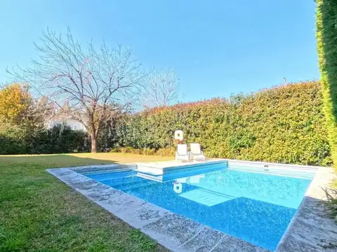 Casa en Venta con 4 cocheras