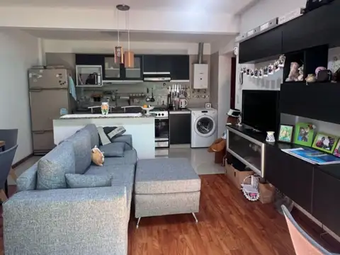 Adolfo Alsina 3000, Piso 1