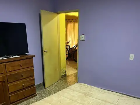 Casa 6 ambientes con 1 baño