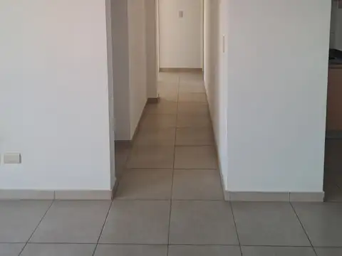 Departamento 3 ambientes en excelente ubicacion y estado a 1/2 cdra Banco Nacion