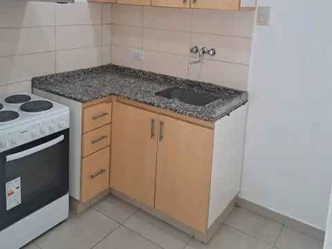 Departamento 3 ambientes en excelente ubicacion y estado a 1/2 cdra Banco Nacion
