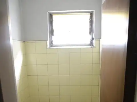 Casa en venta - 2 Dormitorios 1 Baño 2 Locales - 125Mts2 - El Palomar