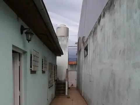 Casa en venta - 2 Dormitorios 1 Baño 2 Locales - 125Mts2 - El Palomar