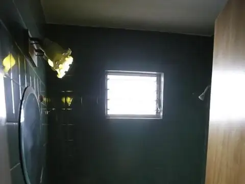 Casa en venta - 2 Dormitorios 1 Baño 2 Locales - 125Mts2 - El Palomar