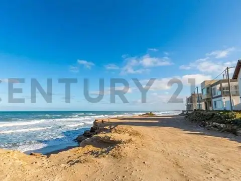 Venta lote a metros del mar