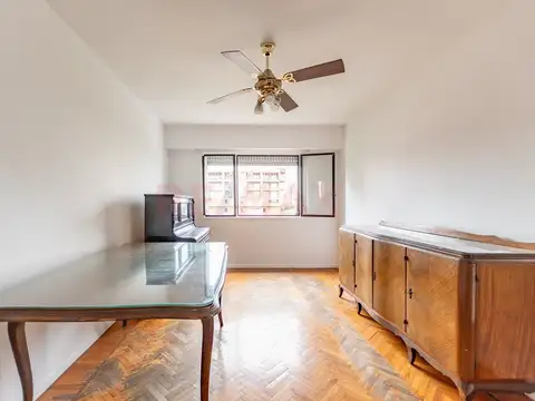 DEPTO. 4 amb. en esquina/BALCON/FLORESTA