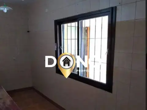 Casa 3 ambientes con 1 baño