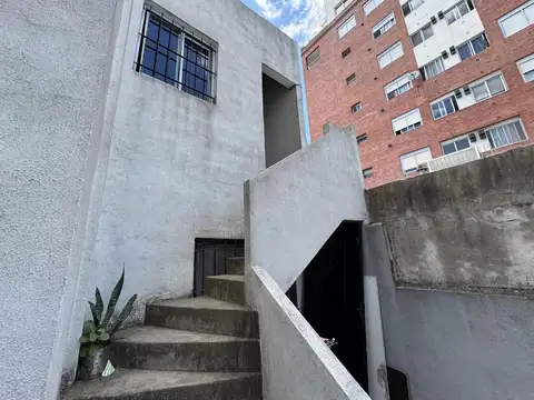 Depto Tipo Casa en Alquiler en Villa Ballester, $ 650.000