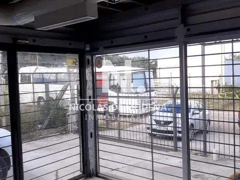 Excelente galpón y local comercial