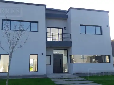 Casa en venta con renta sobre lote interno Barrio Puerto El Canton