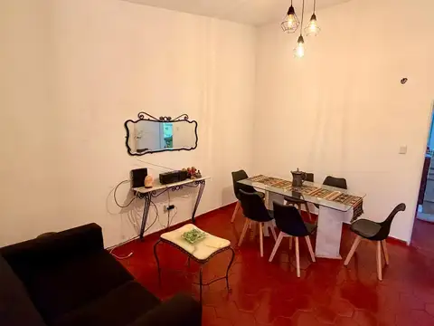 Casa en Alquiler con 4 cocheras