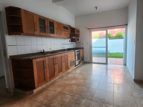 Casa en Alquiler en Olivos Maipu/Uzal, $ 2.750.000