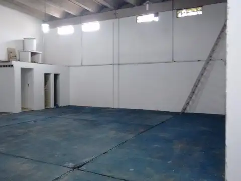 Galpon en Venta en Crisol Norte, USD 250.000
