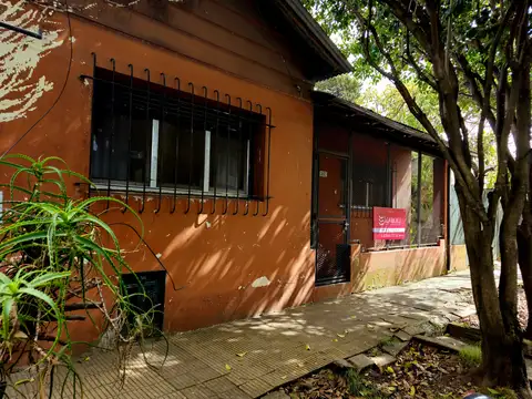 Casa 3 amb en venta en Martinez a metros de Hipódromo. 