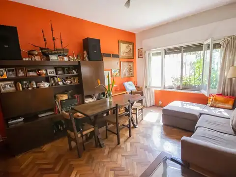 Casa 3 amb en venta en Martinez a metros de Hipódromo.