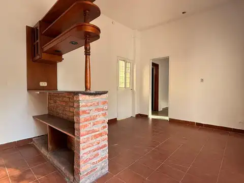 Depto Tipo Casa en Alquiler en Caseros, $ 600.000