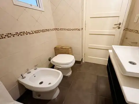Depto Tipo Casa 6 ambientes con 1 baño