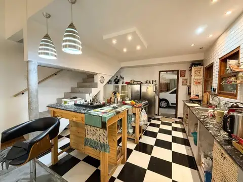 CASA EN VENTA 5 DORMITORIOS CON PARQUE