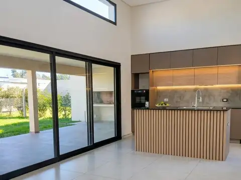 Casa en venta de Don Mateo - Funes