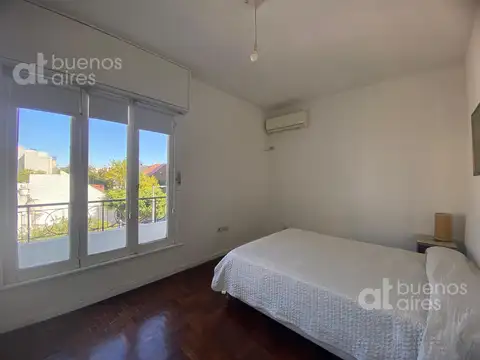Departamento dos ambientes con balcón y terraza con Parrila