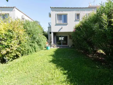 Venta Dúplex 4 ambientes con jardín en Pilar