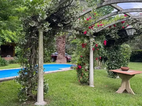 CASA QUINTA EN EZEIZA (LA UNIÖN) PARQUE - PILETA