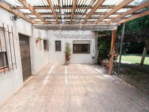 CASA DE 3 DORMITORIOS VENTA VILLA ELISA CON PILETA