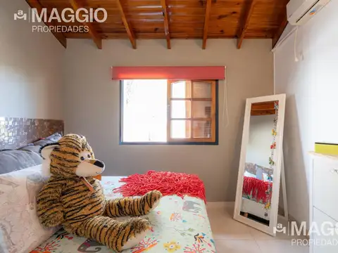 Casa 4 ambientes con 2 baños