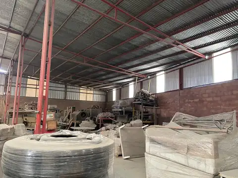Galpon en Venta 53  mts Frente