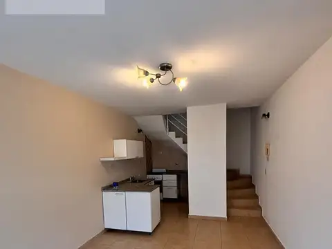 Casa 2 ambientes con 1 baño