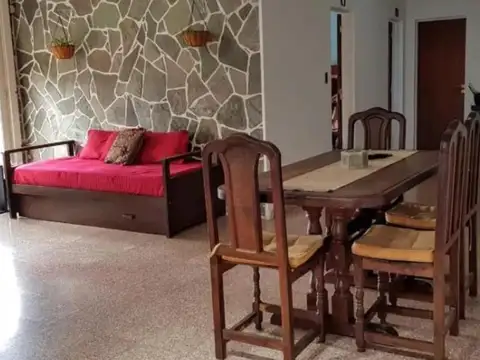 Casa en venta - 2 Dormitorios 2 Baños - Cocheras - 1.057Mts2 - Mar del Plata