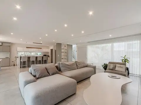 Casa 4 ambientes con 3 baños