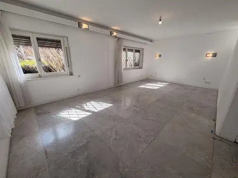 Casa 6 ambientes con 4 baños