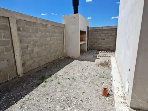 Casa 3 ambientes con 1 baño