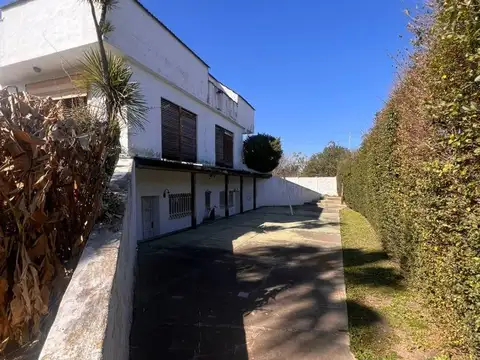 VENTA -Casa - 4 dormitorios - De Vicenzo Grande