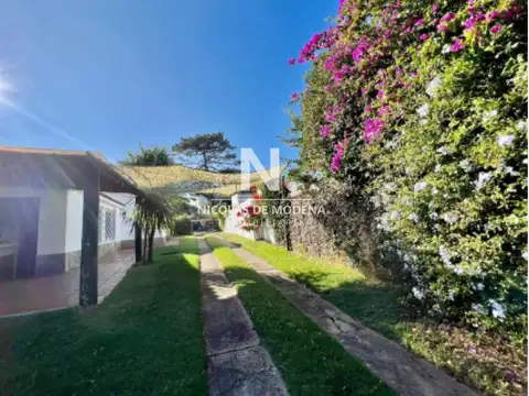 Vende casa en Parada 4 de Playa Mansa, Punta del Este 