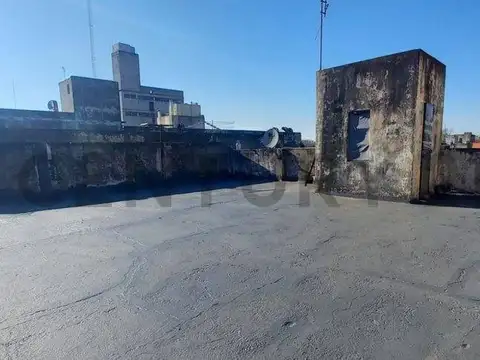 Avenida Presidente Juan Domingo Perón 5500, Piso 1