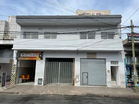 Local en alquiler en Moron mas 8 cocheras