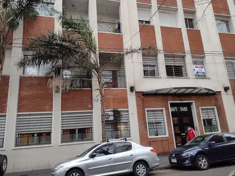 INVERSION CON RENTA   BAJO DE PRECIO  IDEAL INVERSION   MUY LINDO DEPARTAMENTO TRES AMBIENTES CON COCHERA Y BAULERA